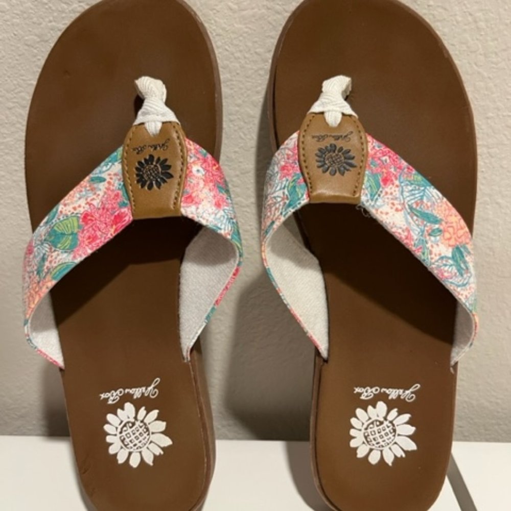 Yellowbox Floral flip flops- Womens size 6.5